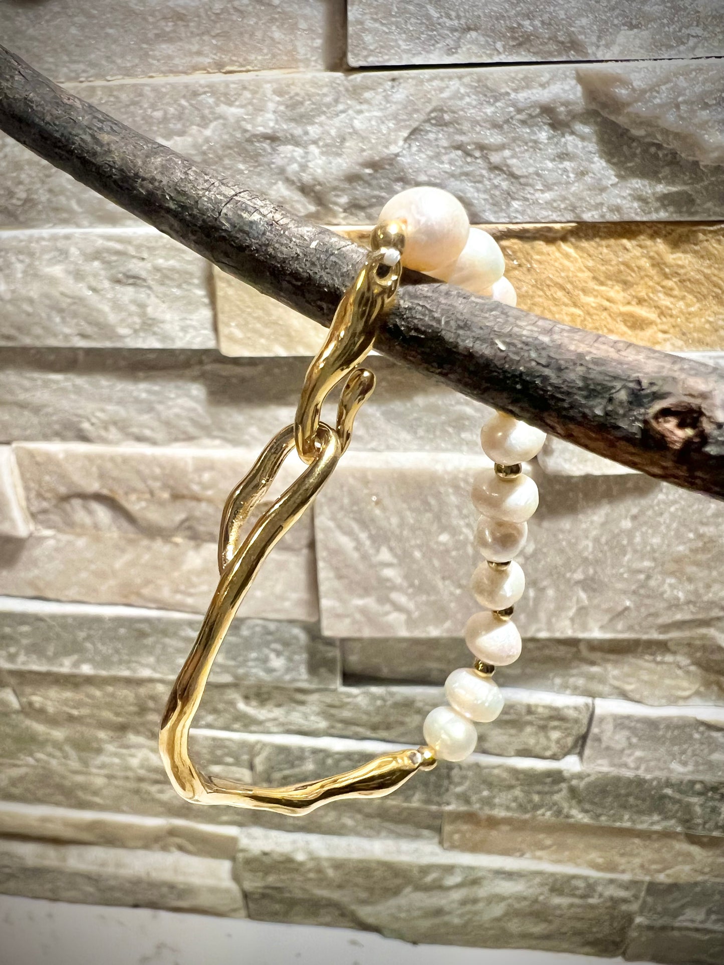 "La Quetza” Pearl Bracelet